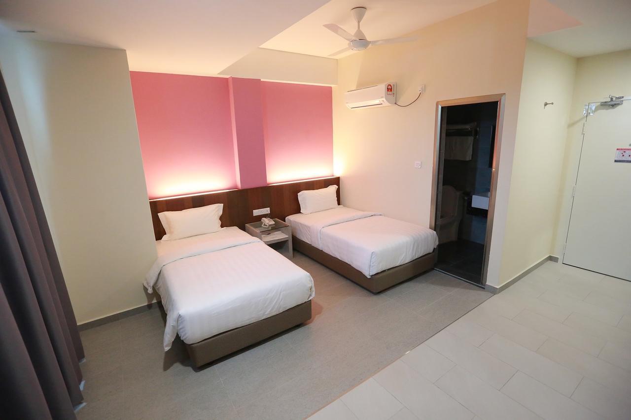 Pantai Regal Boutique Hotel Kuantan Ngoại thất bức ảnh
